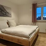 Apartschoen