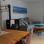 Apartschoen
